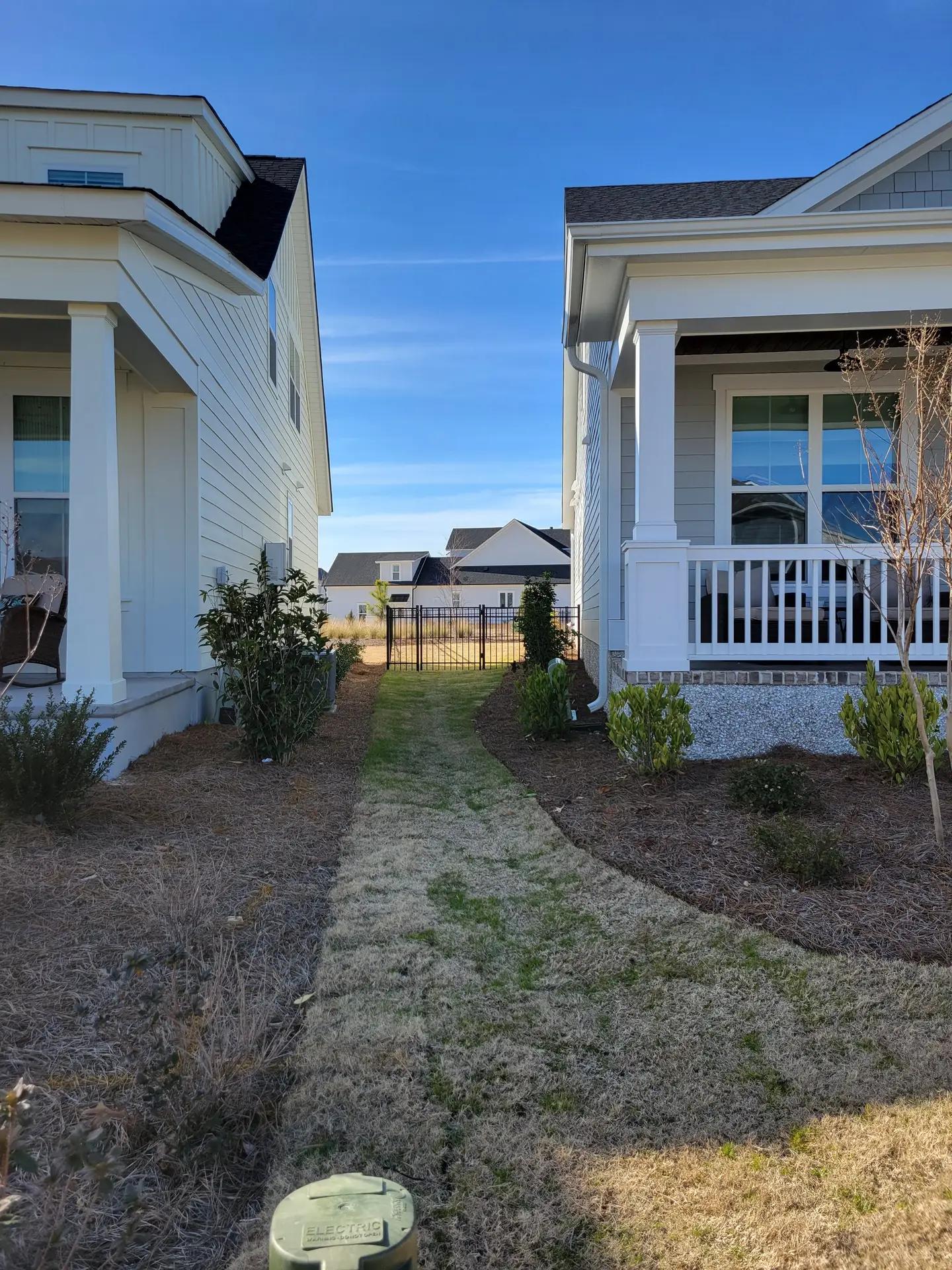 Elegant Long Islander Aluminum Fencing in RiverLights, Wilmington, NC
